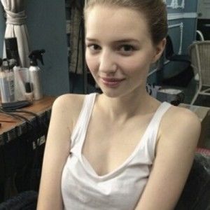 Meet your Posher, Caitlin